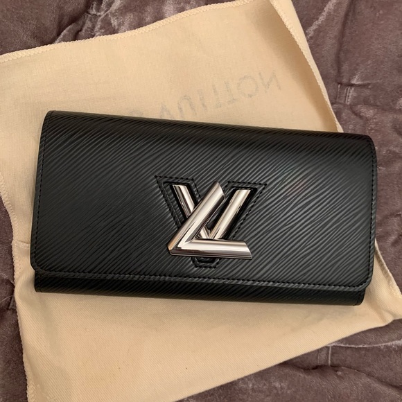 Louis Vuitton Epi Leather Wallet - Picture 3 of 4